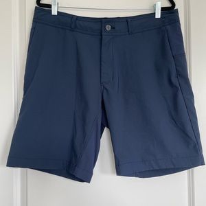 The North Face Men’s navy shorts size 38 leightweight with side zipper